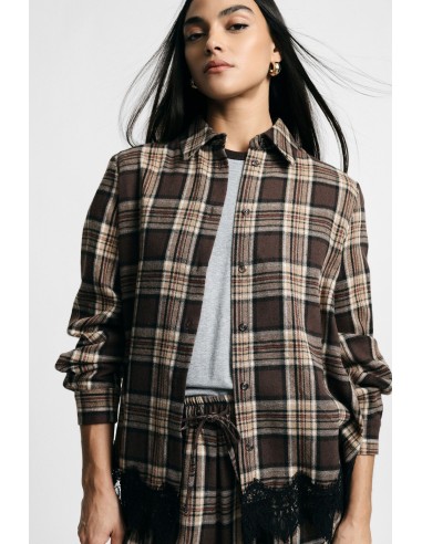 Camisa com estampa xadrez, com bordo em renda e mangas compridas Please