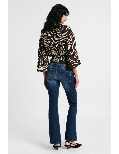 Jeans Flare Fit Com Barra Ampla E Costuras À Vista Please