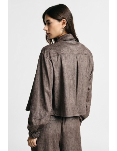 Jaqueta-camisa cropped com bolsos frontais Please