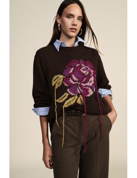 Camisola de gola redonda com rosa bordada e detalhes em fios Dixie