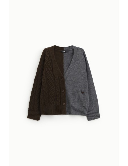 Cardigan Bicolor com Tranças e Botões Frontais Dixie