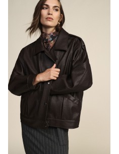 Casaco Curto com Maxi Lapelas e Bolsos Frontais Dixie
