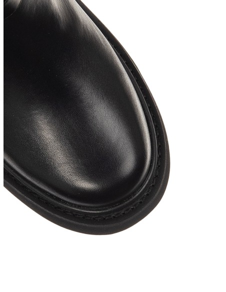 Botas biker em pele sintética com pregas e tira Rinascimento