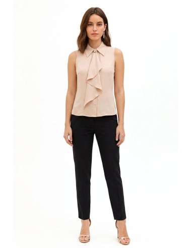 Camisa trapezoidal em georgette com folho maxi e botão joia Rinascimento