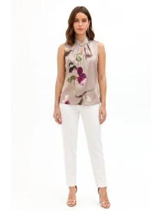 Top fluido em cetim com padrão floral, gola e botão joia Rinascimento