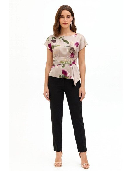 Blusa fluida de cetim com flores, decote barco e franzido na cintura Rinascimento