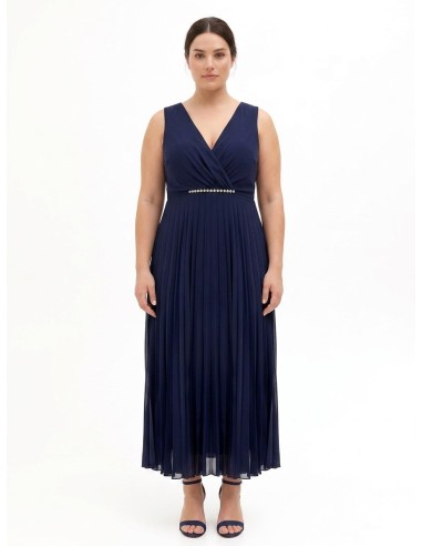 Vestido comprido Curvy em georgette plissada com cristais na cintura e decote cruzado Rinascimento Curvy