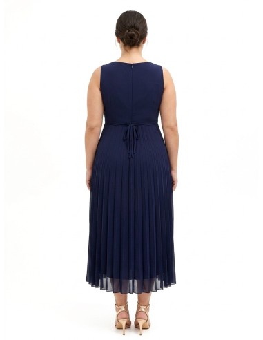 Vestido comprido Curvy em georgette plissado com cristais na cintura e decote cruzado Rinascimento Curvy