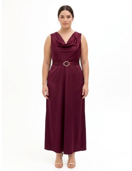 Vestido comprido curvy em cetim com cinto e fivela incorporados Rinascimento Curvy