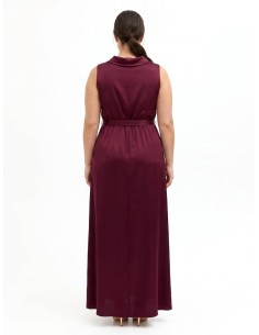 Vestido comprido curvy em cetim com cinto e fivela incorporados Rinascimento Curvy 2