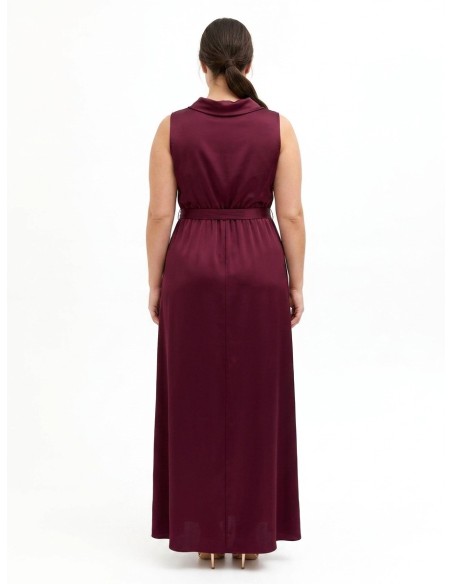 Vestido comprido Curvy em cetim com cinto e fivela incorporados Rinascimento Curvy