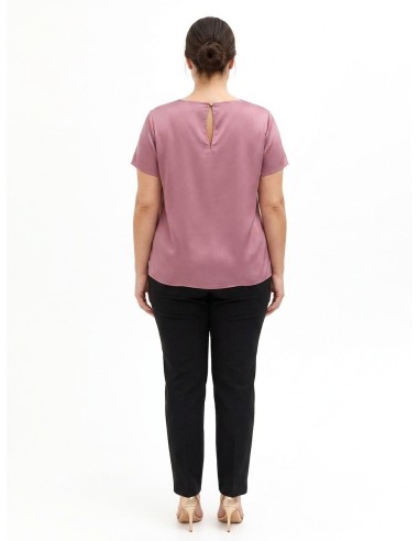 Blusa Curvy Fluida em Cetim com Duplo Recorte em Gota Rinascimento Curvy