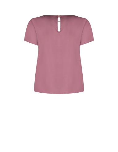 Blusa Curvy Fluida em Cetim com Duplo Cut-Out em Gota Rinascimento Curvy