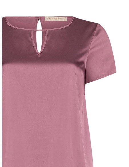 Blusa fluida Curvy em cetim com duplo recorte em forma de gota Rinascimento Curvy
