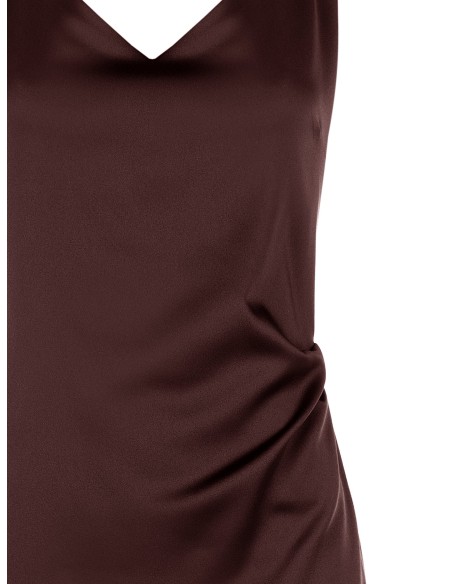 Vestido Comprido em Cetim Estruturado, Decotado e Franzido Atrás Rinascimento