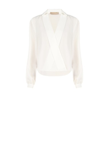 Blusa fluida de cetim com decote em V e gola Rinascimento