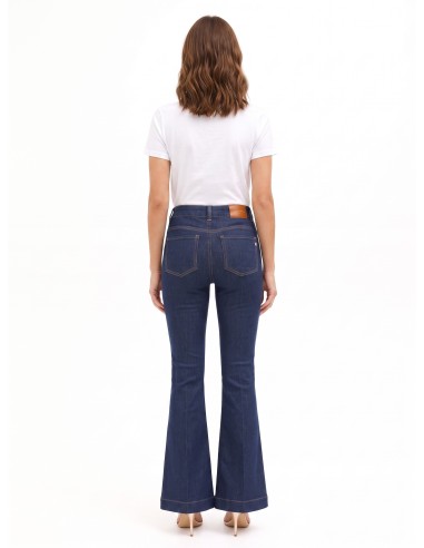 Jeans flare com costuras contrastantes Rinascimento