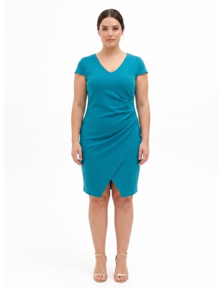 Vestido Curvy justo em crepe scuba com decote em V franzido de um lado Rinascimento Curvy