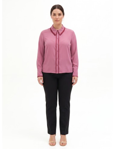 Camisa Curvy em cetim mate com detalhes em contraste Rinascimento Curvy