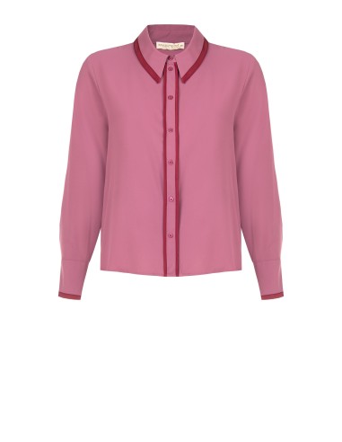 Camisa Curvy em cetim mate com detalhes em contraste Rinascimento Curvy