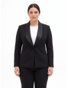 Blazer Curvy cintado em crepe scuba com gola de xaile em cetim Rinascimento Curvy