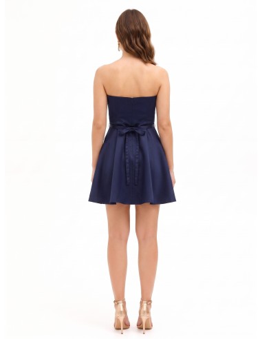 Vestido curto rodado com cinto joia em strass Rinascimento
