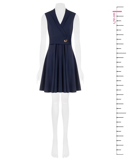 Vestido curto evasé em tecido fluido com decote em V transpassado e detalhe metálico Rinascimento