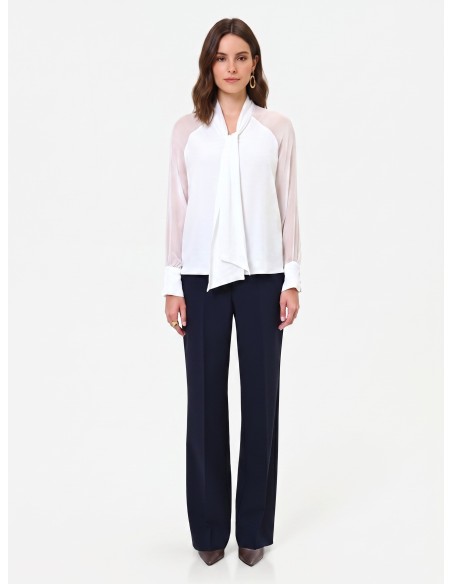 Blusa Studio Fluida em Mistura de Seda com Laço Rinascimento