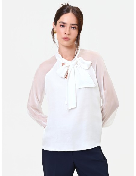 Blusa Studio fluida em mistura de seda com laço Rinascimento