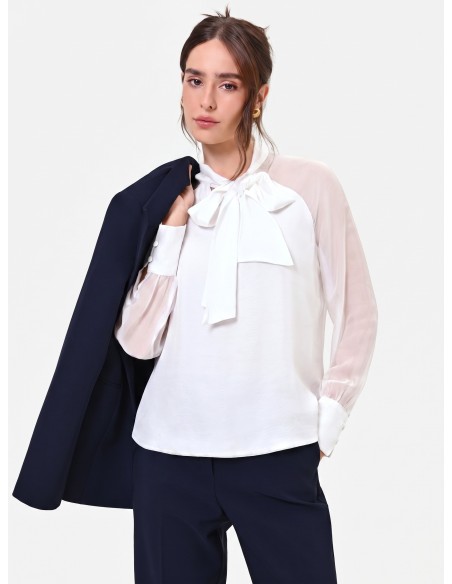 Blusa Studio Fluida em Mistura de Seda com Laço Rinascimento