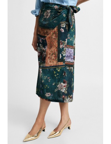 Saia midi envelope com padrão floral e estampado patch Please