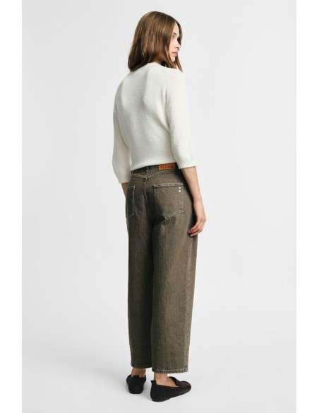 Jeans de perna larga, corte cropped, com cinco bolsos, por favor