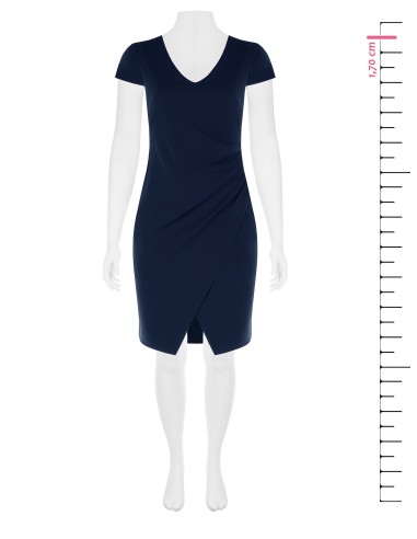 Vestido Curvy justo em crepe scuba com decote em V franzido de um lado Rinascimento Curvy
