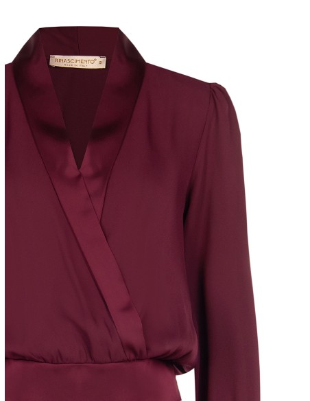 Blusa balão em georgette com lapela e maxi punhos em cetim Rinascimento