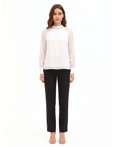 Blusa larga de chiffon com cristais na gola redonda Rinascimento