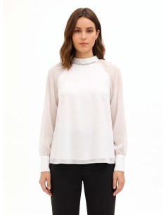 Blusa larga de chiffon com cristais no decote redondo Rinascimento