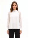 Blusa larga de chiffon com cristais no decote redondo Rinascimento