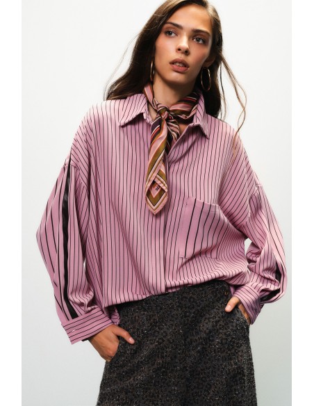Camisa oversized às riscas com bolso aplicado Dixie
