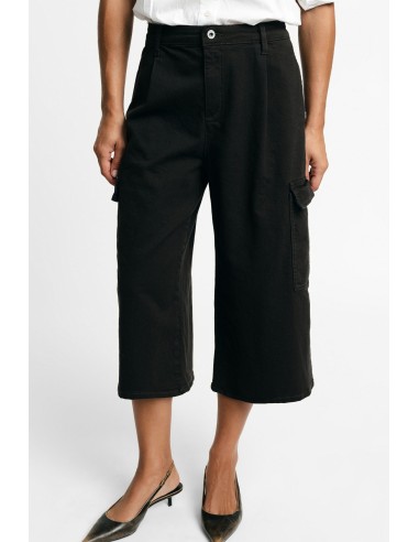 Bermudas com bolsos cargo e perna larga Please