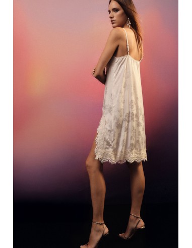 Vestido curto com aplicações de renda e alças finas Dixie
