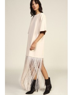 Vestido comprido tipo T-shirt com franjas decorativas Dixie
