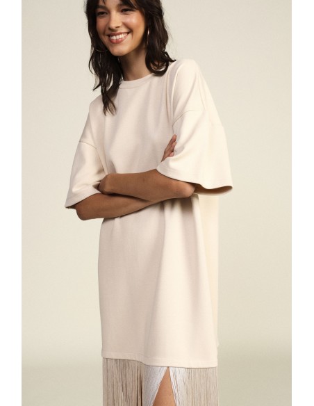 Vestido comprido tipo T-shirt com franjas decorativas Dixie