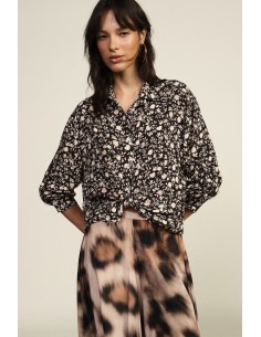 Camisa com Estampado Floral e Nó Frontal Dixie