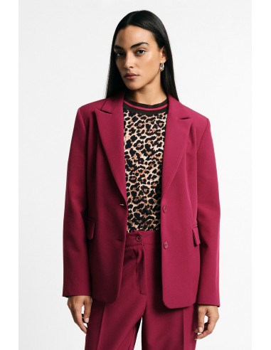 Blazer com lapelas de bico e bolsos com aba, por favor