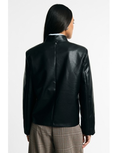 Blazer curto com abotoamento assimétrico, por favor