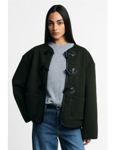 Casaco-camisa com bolsos frontais e fecho de mola, por favor