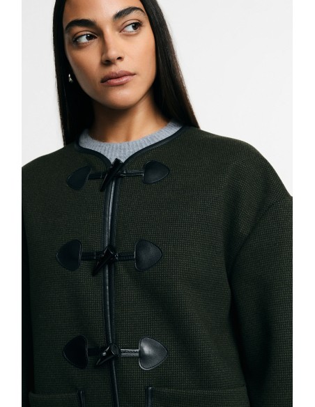 Casaco-camisa com bolsos frontais e fecho de toggles, por favor