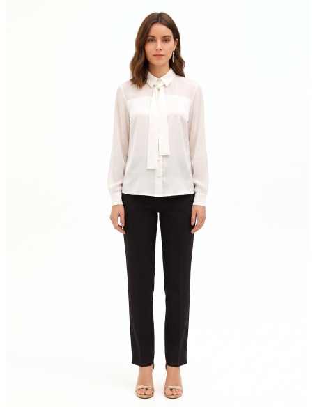 Camisa fluida em cetim e georgette com gravata Rinascimento