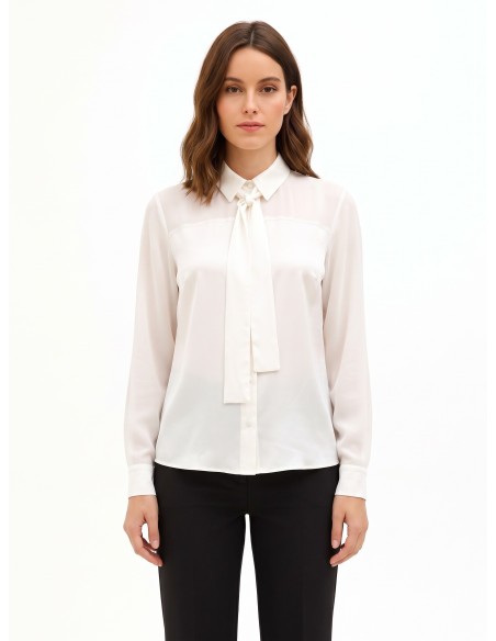 Camisa fluida em cetim e georgette com gravata Rinascimento