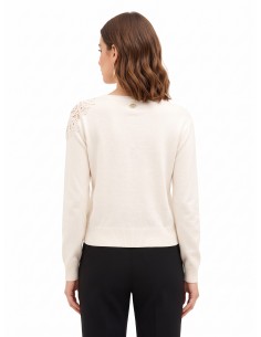 Camisola fina em mistura de viscose e lã com aplicação de croché no ombro Rinascimento 2
